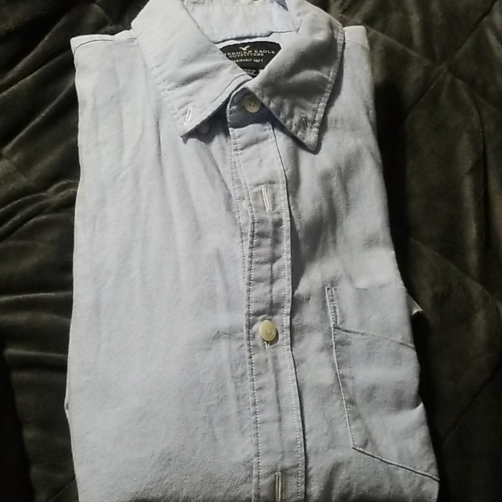 American Eagle bottom shirt